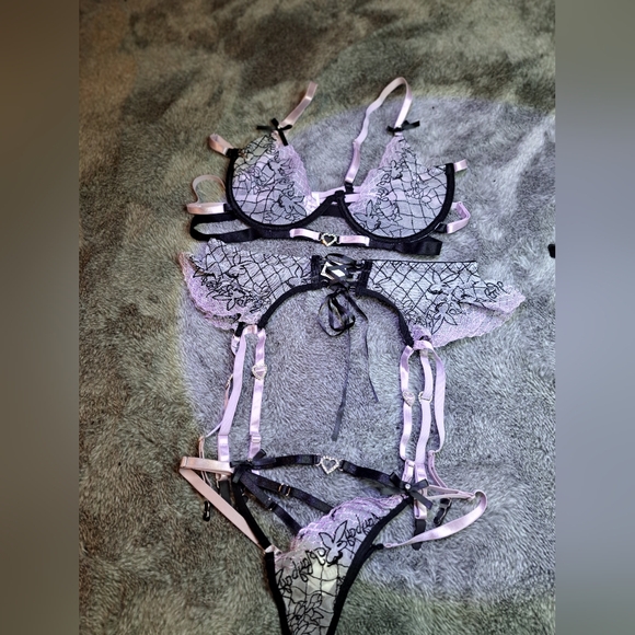 A-D-O-R-A-B-L-E - Picture 1 of 6